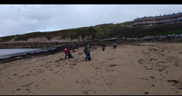 RECOGIDA DE RESIDUOS EN LAS PLAYAS DE MIENGO