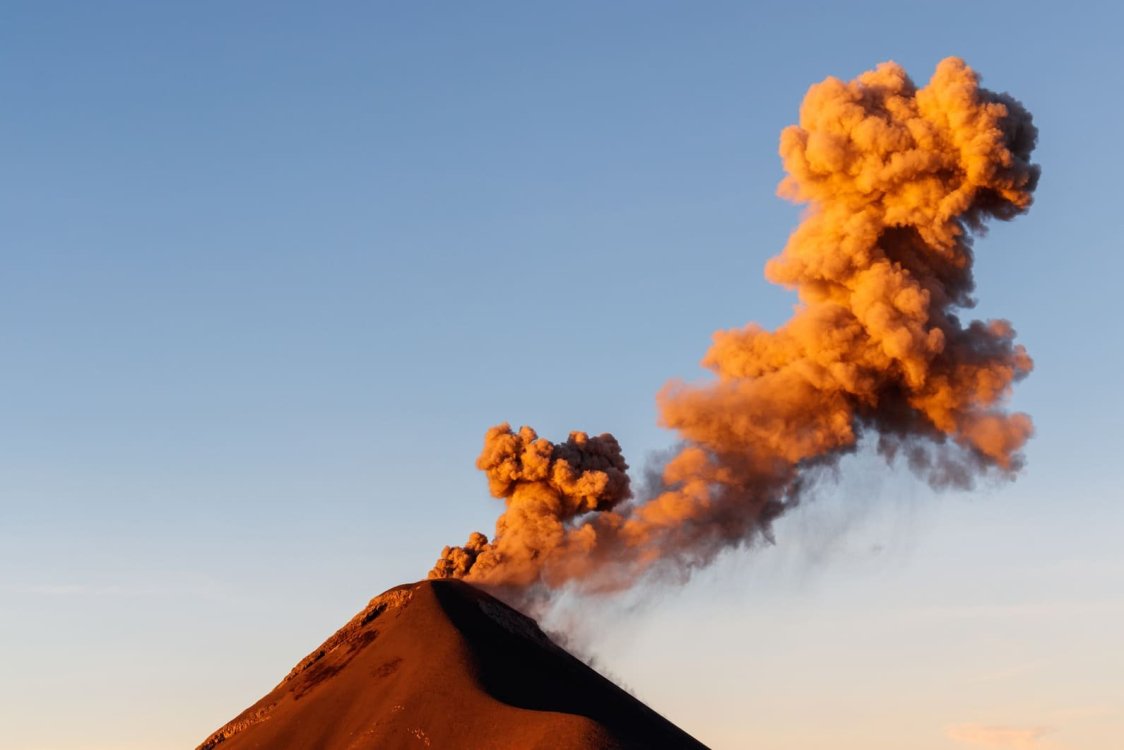 Erupción volcánica: Qué es y por qué se produce