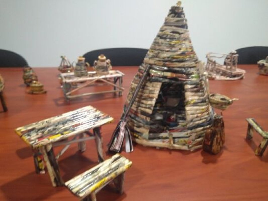 Exposición Maquetas de papel reutilizado.