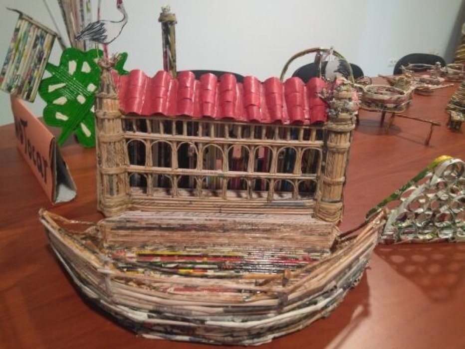 Exposición Maquetas de papel reutilizado.