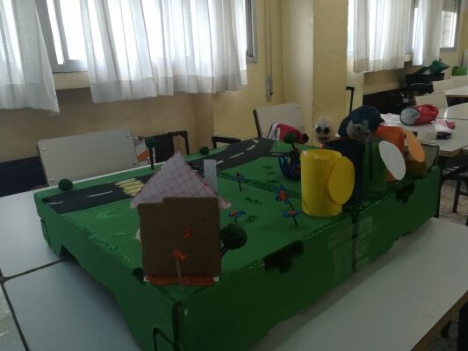 Maqueta del reciclaje de vidrio