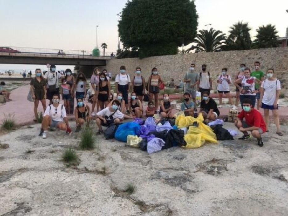 Recogidas de residuos en playas y montes de Alicante