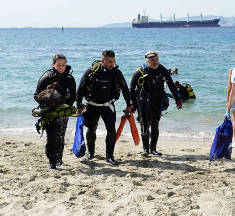 Explorando el Mar, Conservando la Vida - Reciclaje Club de buceo CIES Algeciras