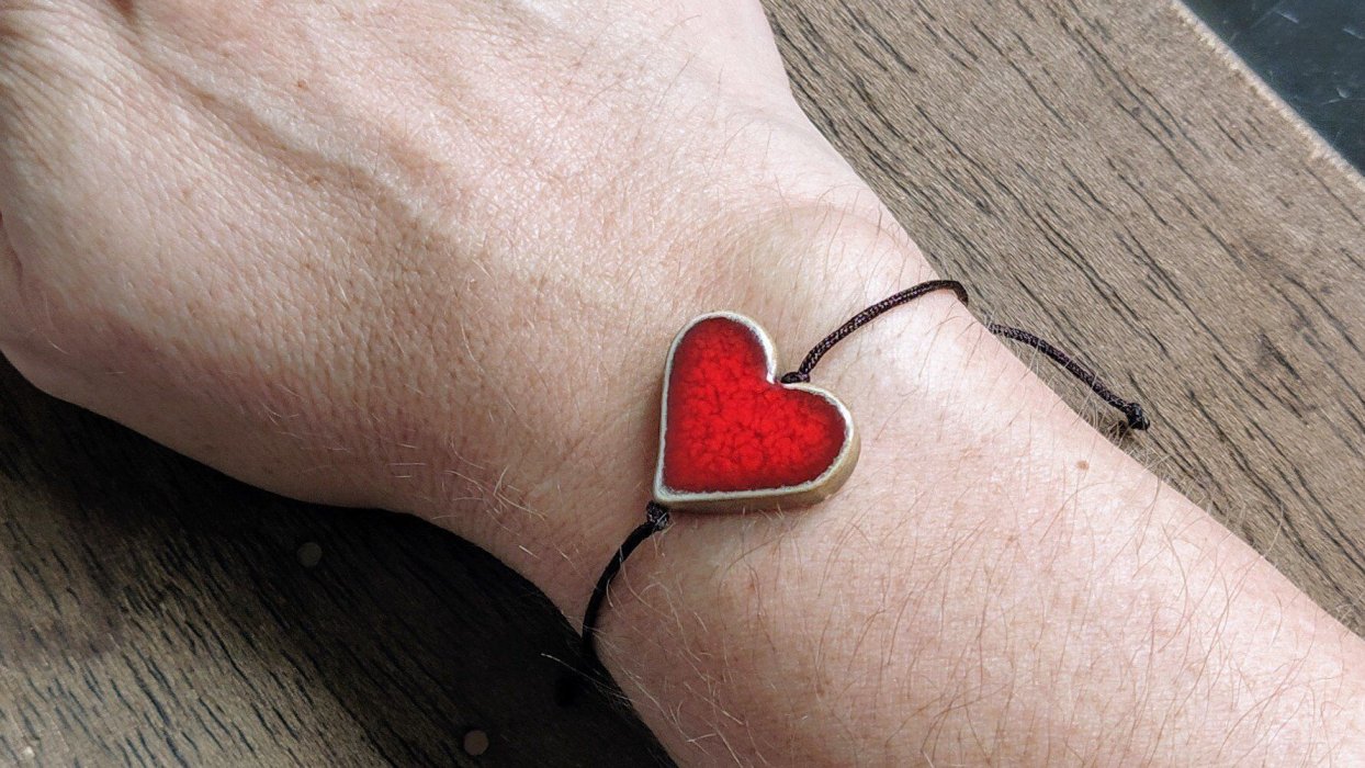 ARTESANÍA SOLIDARIA. TE REGALO UN CORAZÓN