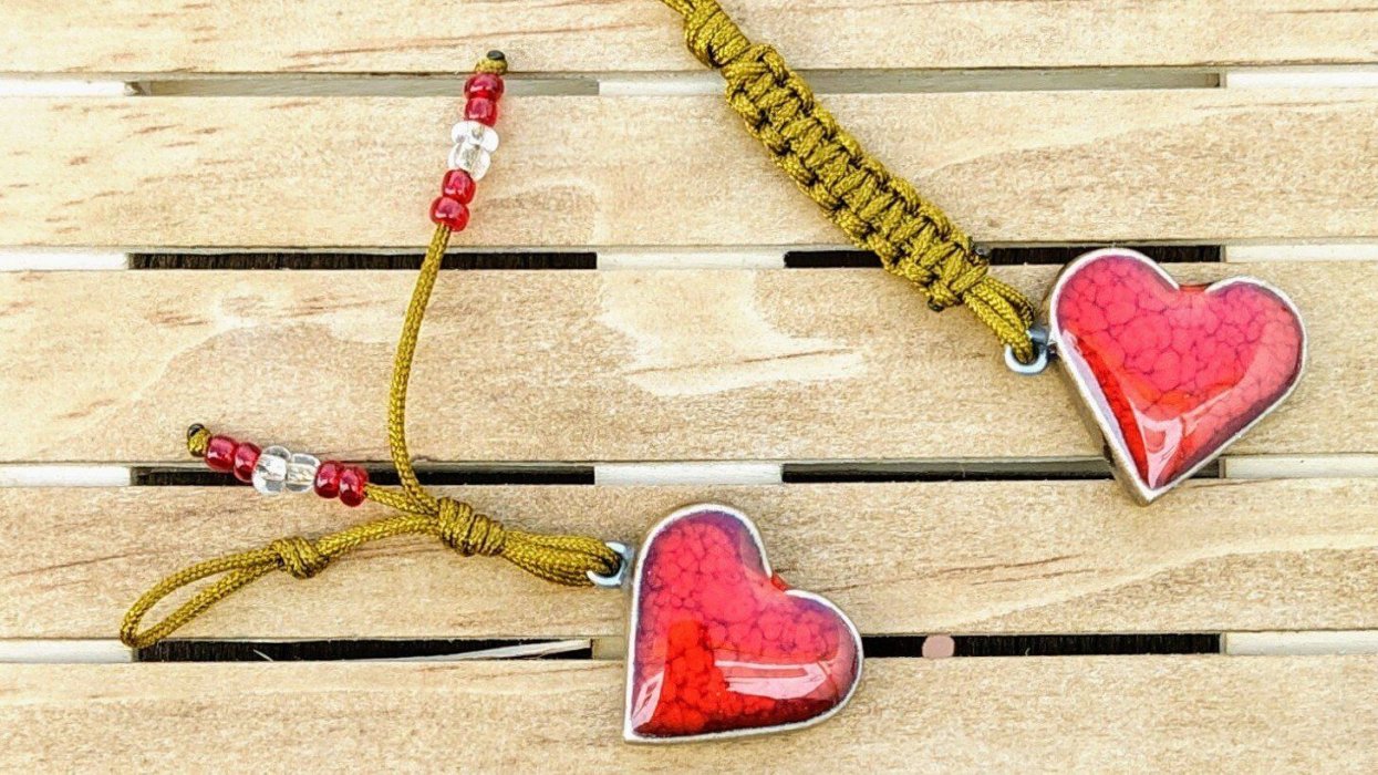 ARTESANÍA SOLIDARIA. TE REGALO UN CORAZÓN
