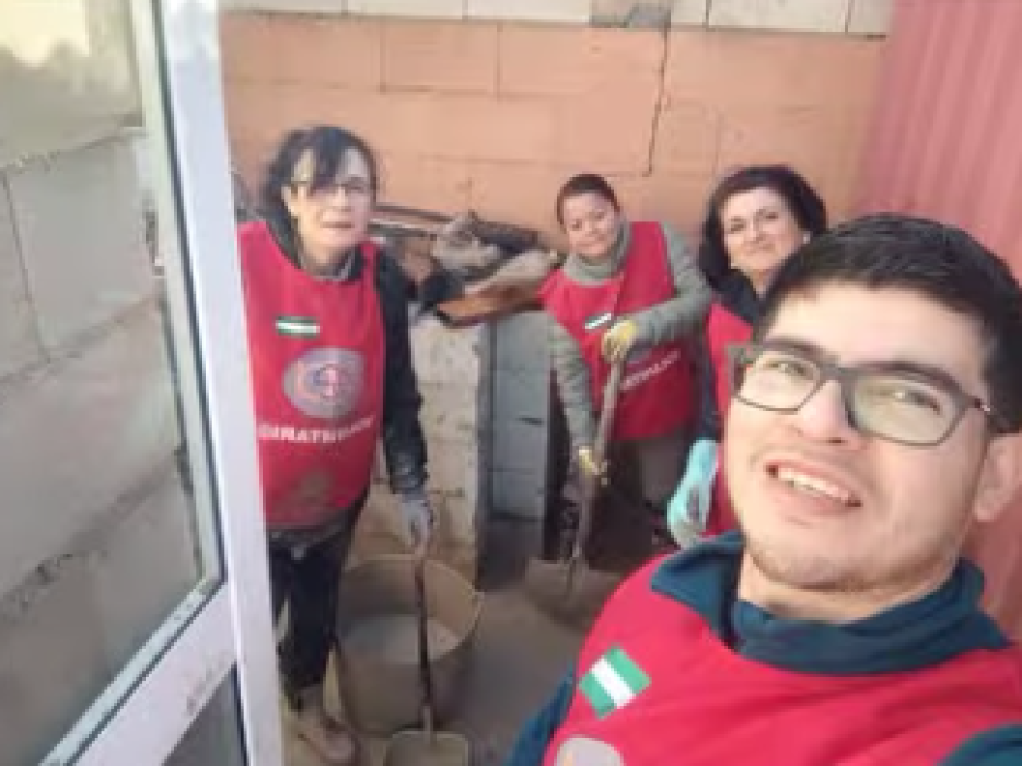 GEA: Limpiando barro, sembrando apoyo