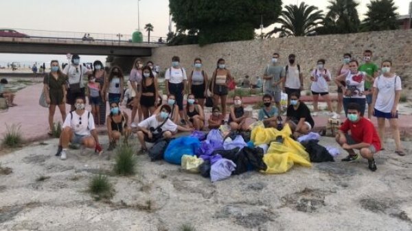 Recogidas de residuos en playas y montes de Alicante