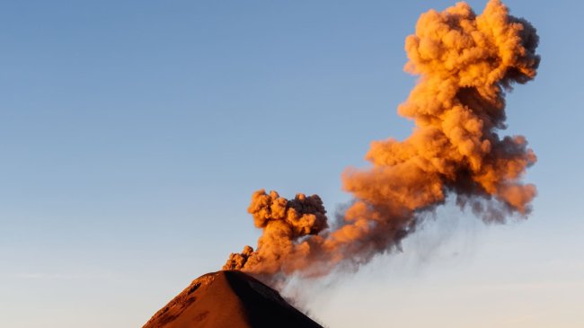 Erupción volcánica: Qué es y por qué se produce